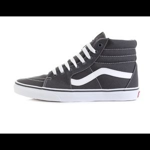 Womens size 9 Sk8 hi vans